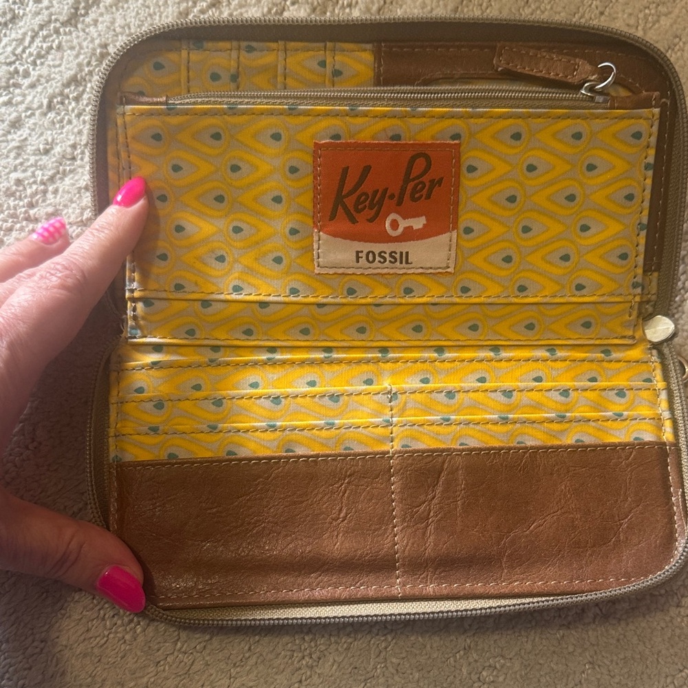 Fossil Beige Wallet with Yellow, Orange and Teal Bird Print - Picture 4 of 5